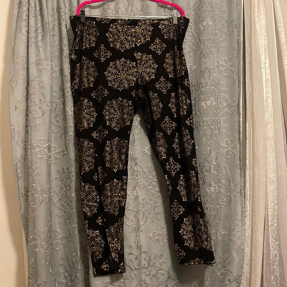 Torrid Harry Potter gold mandala legging